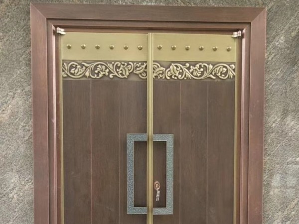 為什么銅門廠家都是用洛陽紫銅的多？